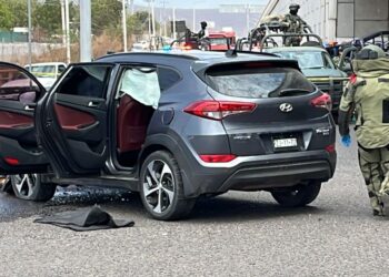 Aseguran vehículo con explosivos tras accidente en Culiacán