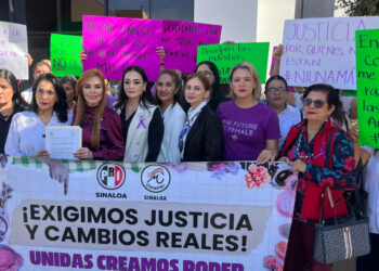 Priistas protestan en la Fiscalía y exigen alto a la violencia contra mujeres