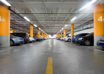 Proponen reforma para regular cobros de estacionamientos comerciales en Sinaloa