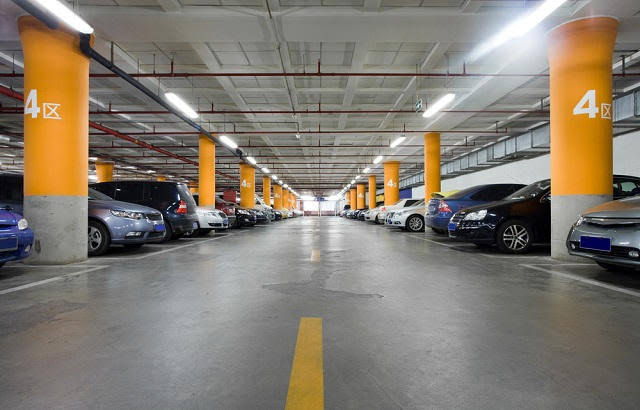 Proponen reforma para regular cobros de estacionamientos comerciales en Sinaloa