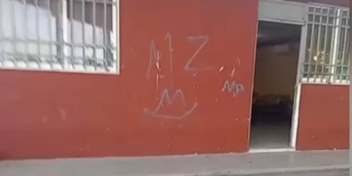 Realizan pintas referentes al crimen organizado en secundaria de Culiacán