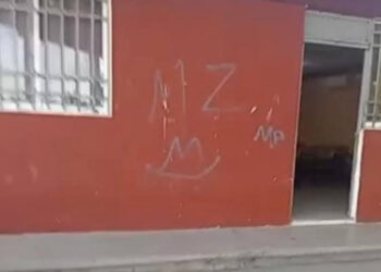 Realizan pintas referentes al crimen organizado en secundaria de Culiacán