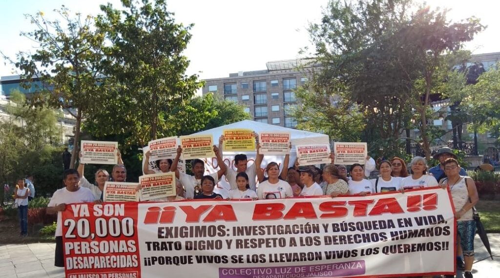 “Entre la vida y la muerte”: Atentan contra madre buscadora en Jalisco