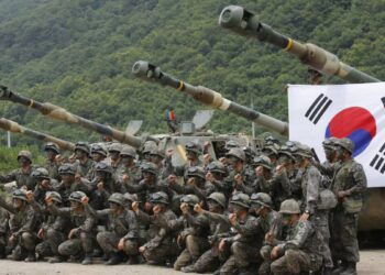 Ejército surcoreano lanzó por error un proyectil que impactó al norte de Seúl