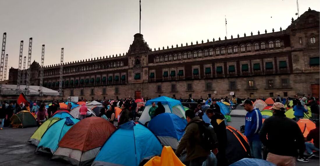CNTE instala plantón en el Zócalo pese a acuerdo sobre Ley del ISSSTE