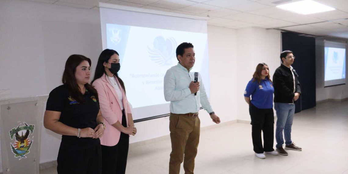 Lleva Bienestar Universitario taller sobre el acompañamiento, la crianza y el bienestar emocional en la adolescencia a la Preparatoria Emiliano Zapata