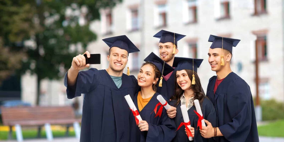 ¡Entérate! Esta es la causa más común por la que egresados no obtienen su título – NR | NOTICIAS