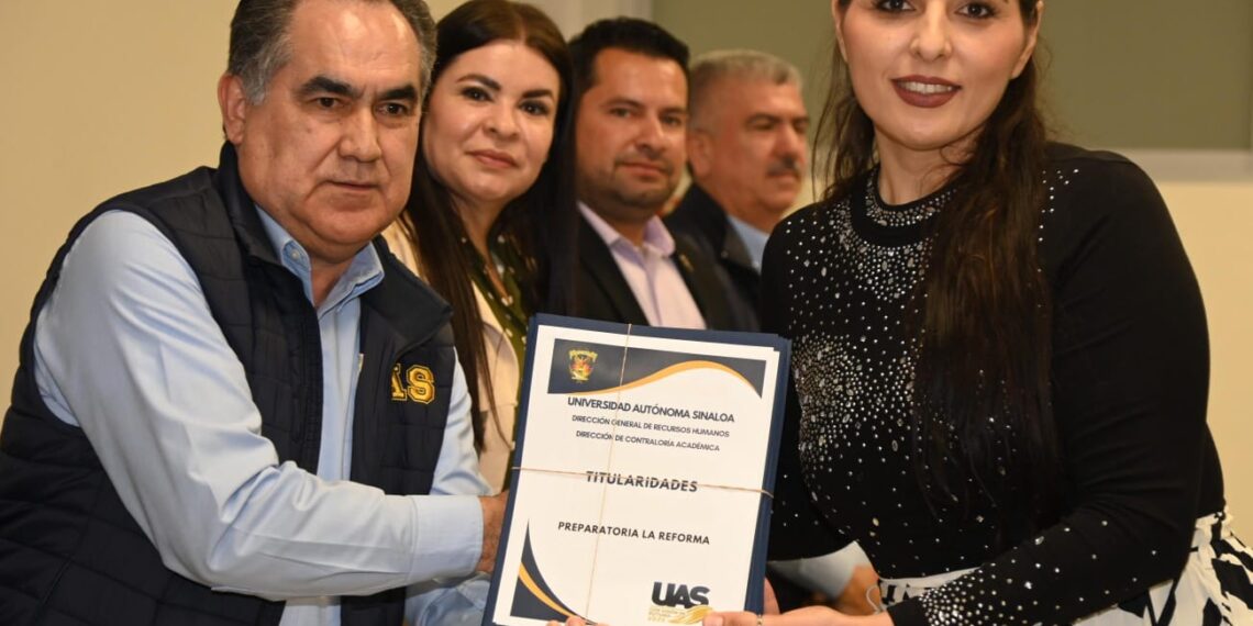 En unidad y con la estabilidad laboral de los docentes como premisa, entrega el Rector Jesús Madueña 463 titularidades académicas en la Unidad Regional Centro Norte