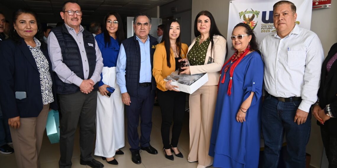 Alumnas de Unidad Regional Centro Norte donan a Bienestar Universitario 18 trenzas de cabello para la elaboración de pelucas oncológicas