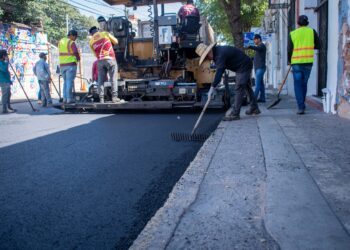 Ayuntamiento de Culiacán mejora la movilidad vial con reencarpetado en la avenida Antonio Rosales