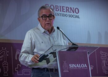 “Gran disposición de la gente a participar de la vida social de Mazatlán”: Rocha Moya al escuchar la percepción de turistas y locales en el puerto