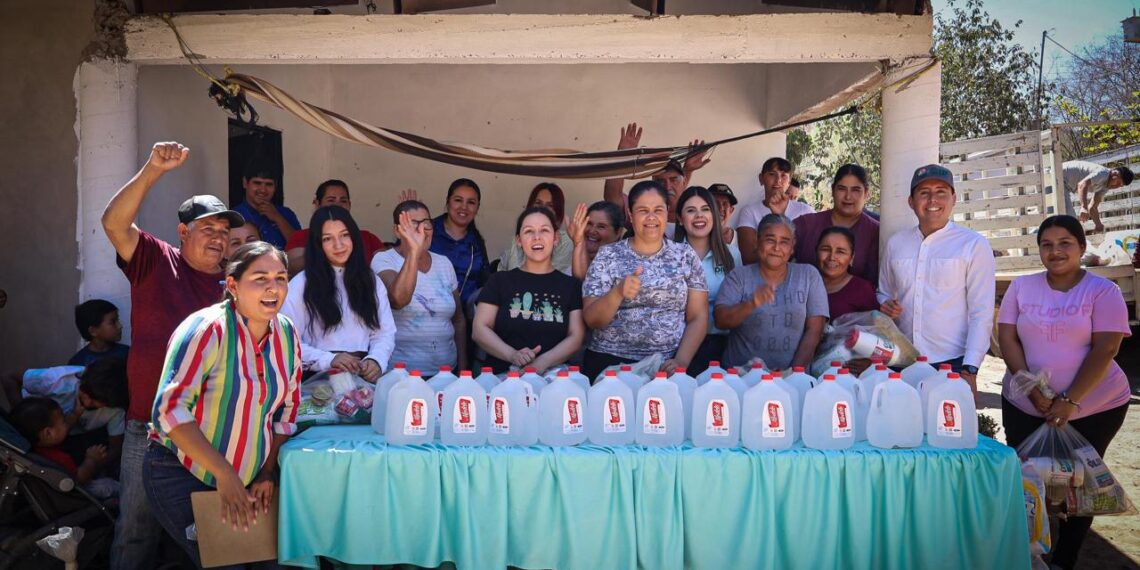 Entrega DIF Culiacán apoyo de despensas a familias de comisarías en Imala