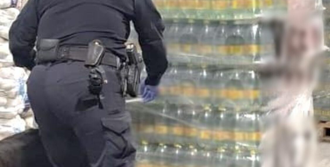 Resultado de la cooperación entre México y EEUU, en el puente internacional roma, Texas, se aseguró más de una tonelada de metanfetamina oculta en botellas de agua