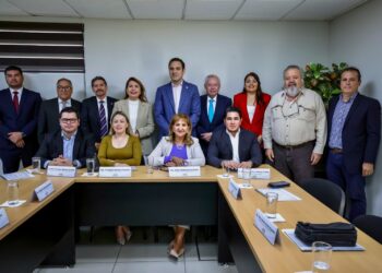 Presentan ante Diputados, avances del crédito por 2,300 mdp y licitación del programa de obras