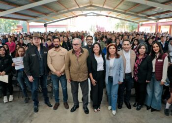 Inicia el gobernador Rocha con la entrega de las becas Rita Cetina para secundaria
