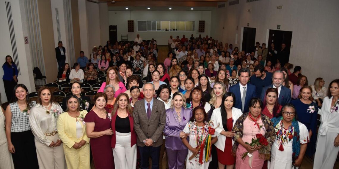 Distinguidas mujeres ahomenses reciben la Medalla al Mérito “Lore de La Vega 2025”