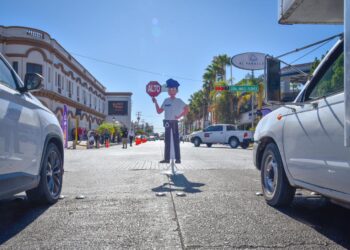 Ahome implementa señaléticas movibles en zonas escolares para mejorar la seguridad