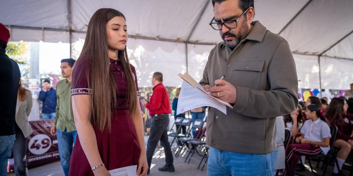 “Estas obras de pavimentación benefician a más de 2,500 alumnos del sector Barrancos”: Juan de Dios Gámez