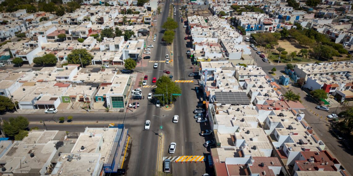 Refuerzan señalización vial en distintos puntos de Culiacán