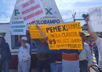 Jubilados de PEMEX se manifiestan para exigir el derecho a los servicios médicos  – NR | NOTICIAS