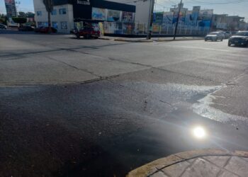 Vecinos de la colonia Centro reportan fuga de agua – NR | NOTICIAS 