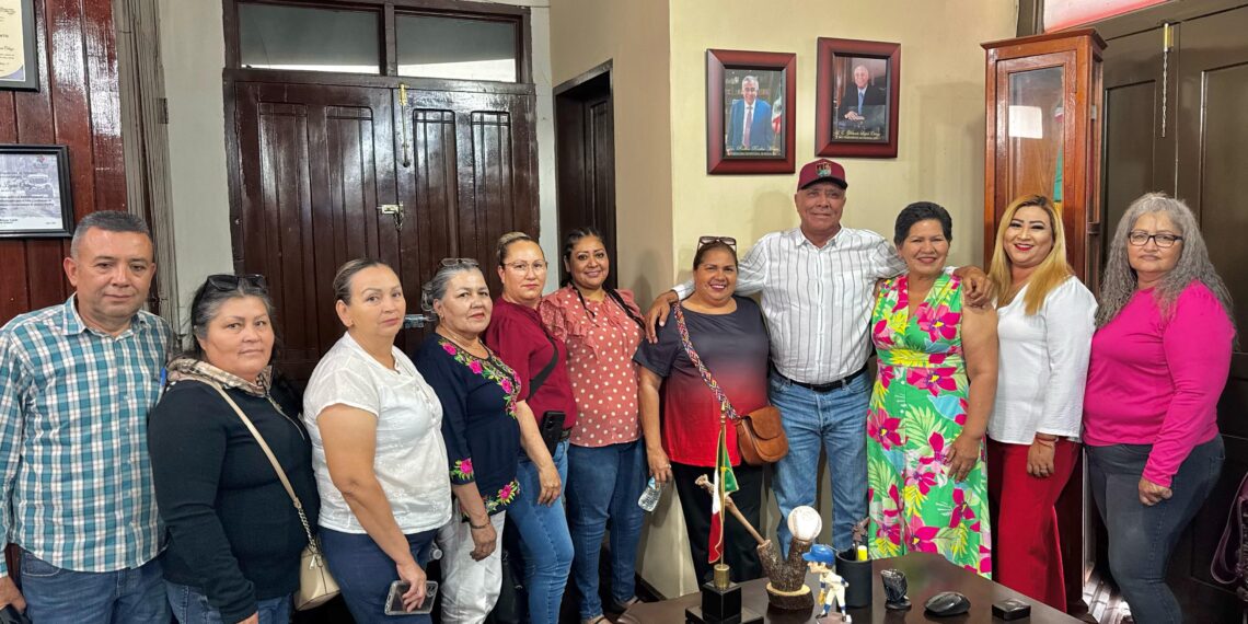 Alcalde Gildardo Leyva se reúne con Rastreadoras de El Fuerte