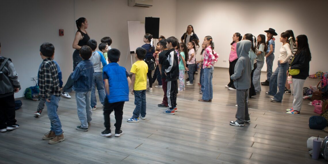 Niños disfrutan de un viernes temático en la granja con actividades educativas en el Instituto MIA
