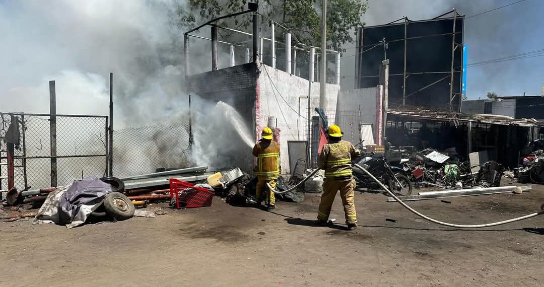 Reportan incendio en un lote baldío en Culiacán – NR | NOTICIAS