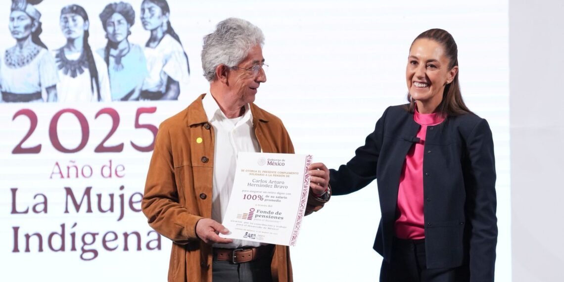 Presidenta Claudia Sheinbaum firma decreto para beneficiar a 400 mil trabajadores del Estado con créditos impagables del FOVISSSTE