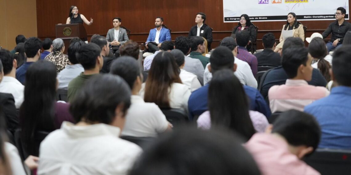 Más apoyo a educación y capacitación laboral, proponen jóvenes durante foro