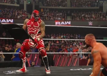 El luchador mexicano Penta Zero Miedo deja escapar su primer título en la WWE al ser descalificado por culpa de Dominik Mysterio