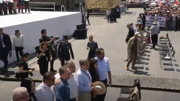 “Estaban distraídos”: Sheinbaum minimiza descortesía de líderes de la 4T en el Zócalo