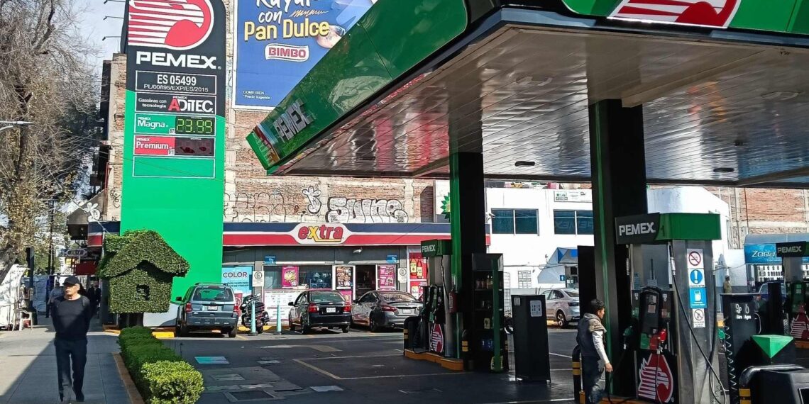 El 80.4% de las estaciones de servicio venden gasolina regular por debajo de los 24 pesos el litro: Profeco