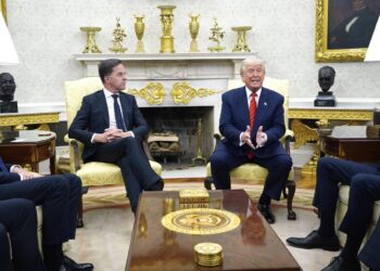 Trump insiste delante del jefe de la OTAN que EE.UU. necesita anexionar Groenlandia