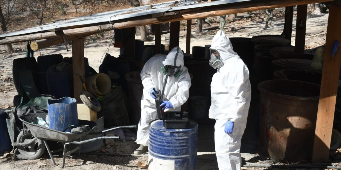 Ejército asegura narcolaboratorio en Choix; producía 2 toneladas diarias de cristal