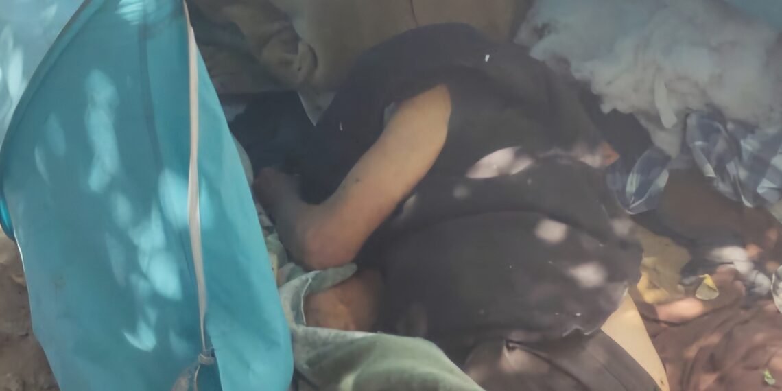 Hombre en situación de calle muere en patios del Hospital General de Los Mochis