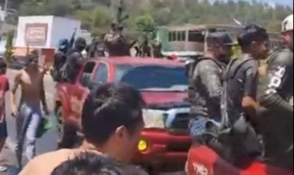 Gobierno investiga desfile del CJNG en poblado de Michoacán