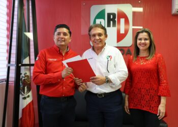 César Emiliano Gerardo rinde protesta como nuevo dirigente del PRI en Sinaloa
