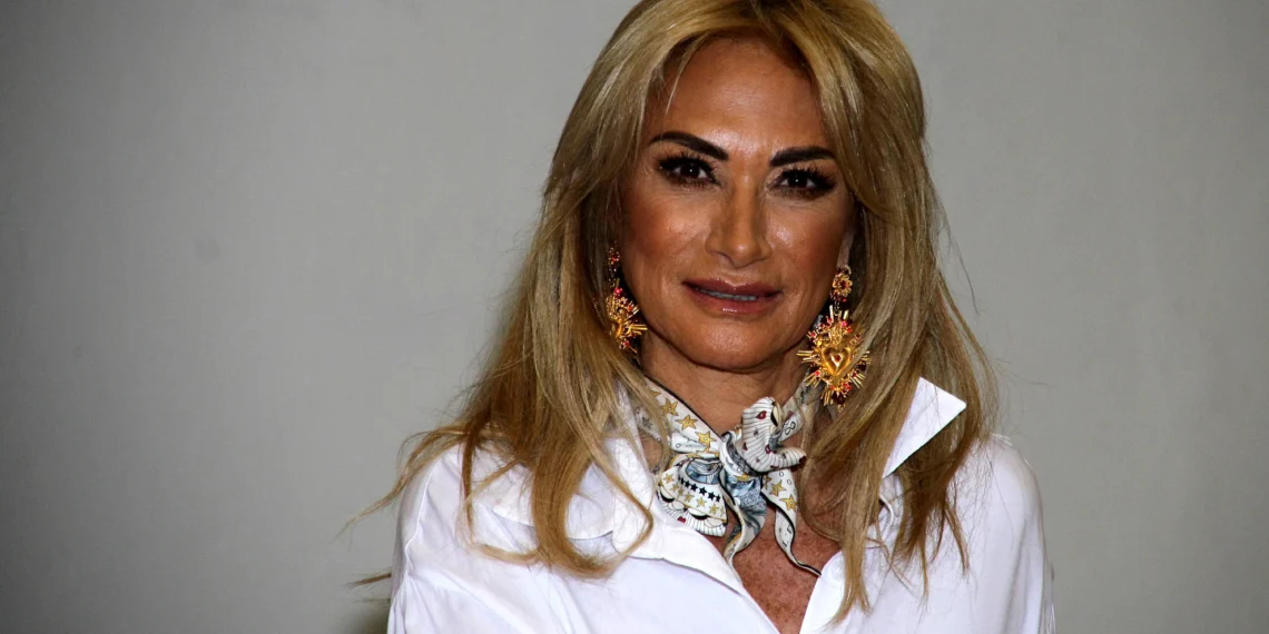 Adela Micha genera controversia por su apariencia en video viral