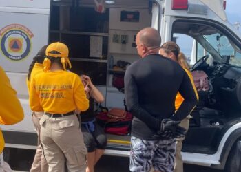 Protección Civil atiende a persona con malestar en Mazatlán y emite recomendaciones preventivas