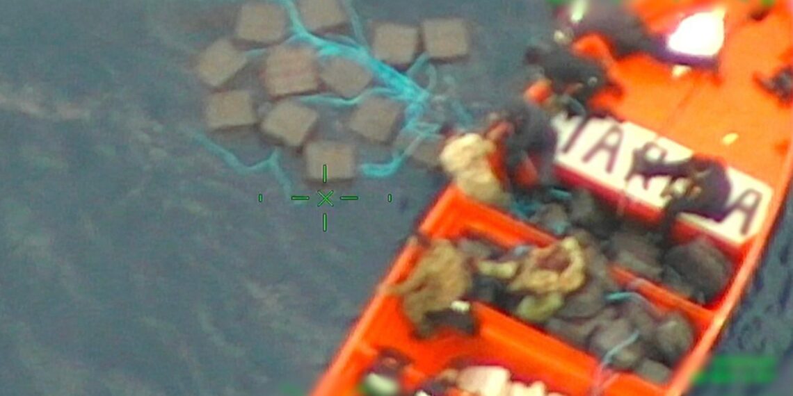 Aseguran 4.2 toneladas de cocaína en costas de Guerrero; hay cinco detenidos