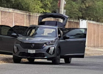 Militares hallan camioneta con material táctico y presuntos explosivos en Culiacán