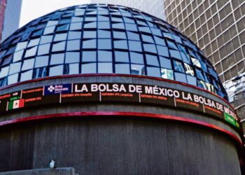 Bolsa Mexicana de Valores sube y el peso se aprecia tras respiro a México por aranceles de Trump