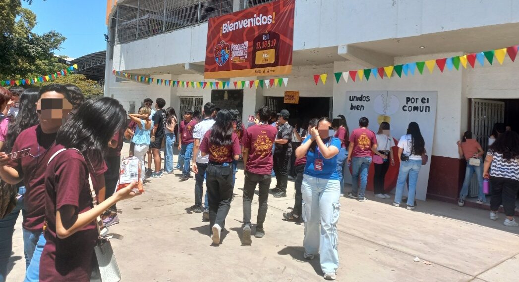Alrededor de 500 jóvenes asisten a la Pascua Juvenil 2025 en Los Mochis – NR | NOTICIAS