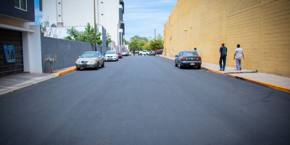 Siguen las mejoras en las calles de Culiacán: reencarpetan tramo en Villa Universidad