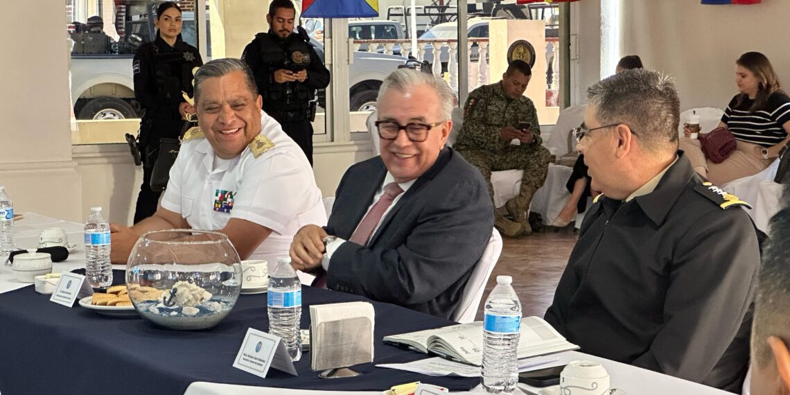 El Gobernador Rocha Moya encabeza la reunión de seguridad desde Mazatlán