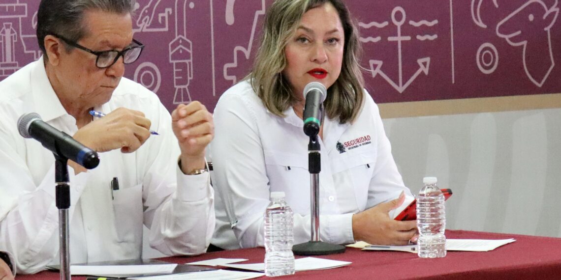 Autoridades aseguran a civiles, vehículos, armamento, equipo táctico y puntas de acero, además de recuperar automóviles: SSP Sinaloa