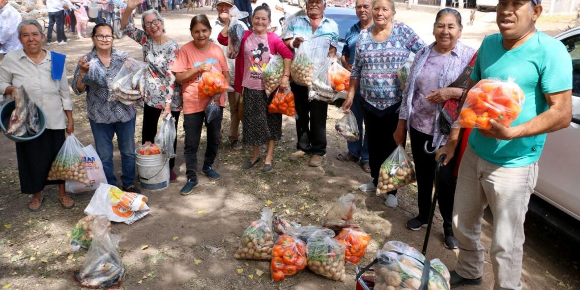 DIF Ahome continúa con la entrega de apoyos alimenticios a comunidades vulnerables