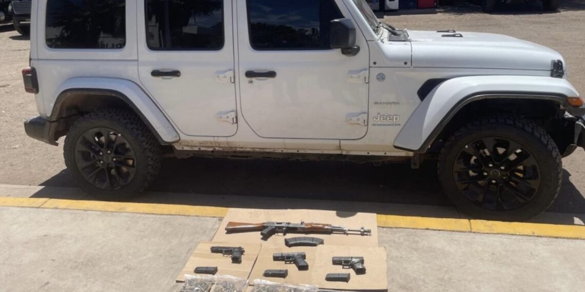 Tras operativo en motel, detienen a cuatro civiles armados en Culiacán