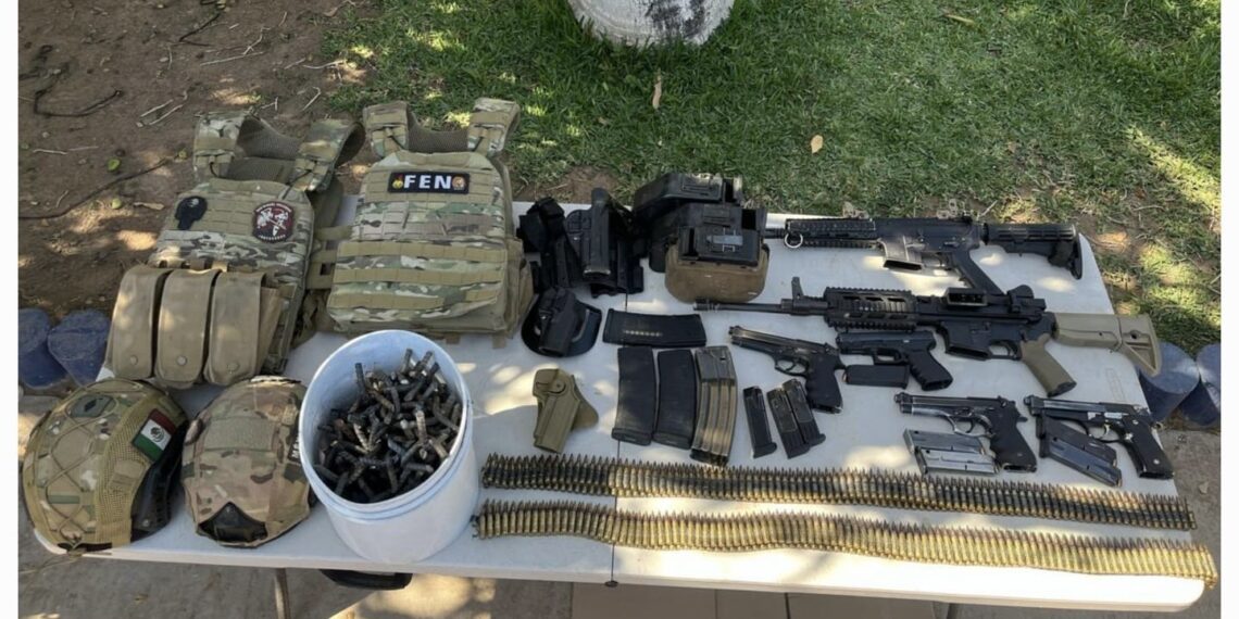 Aseguran a 4 civiles con armamento, un vehículo y equipo táctico en Culiacán